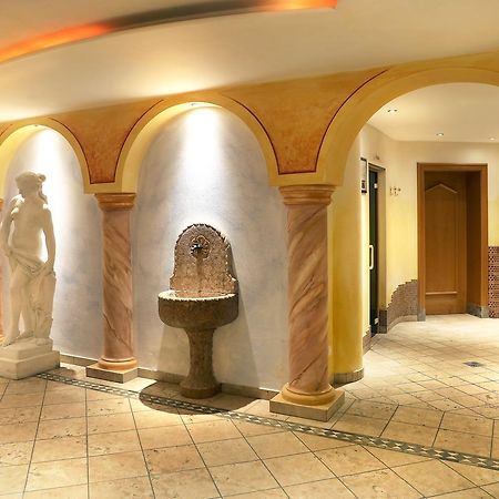 Hotel Maria Theresia Silandro Ngoại thất bức ảnh