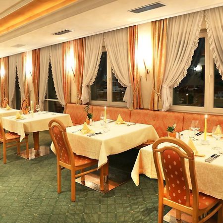 Hotel Maria Theresia Silandro Ngoại thất bức ảnh