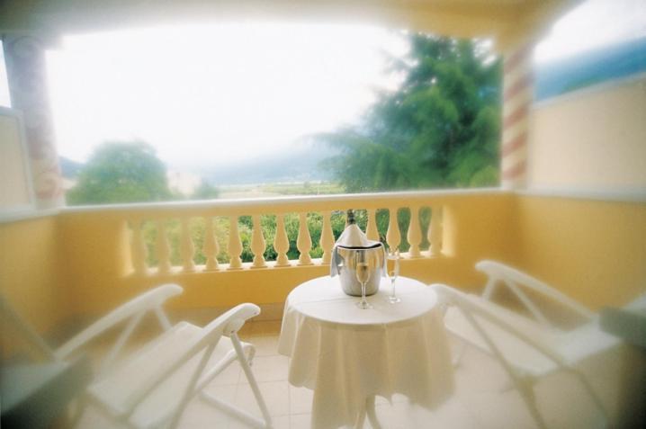 Hotel Maria Theresia Silandro Phòng bức ảnh
