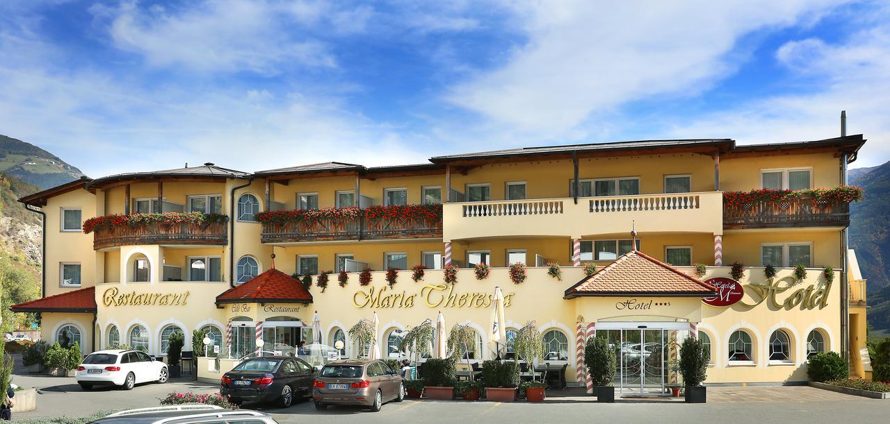 Hotel Maria Theresia Silandro Ngoại thất bức ảnh