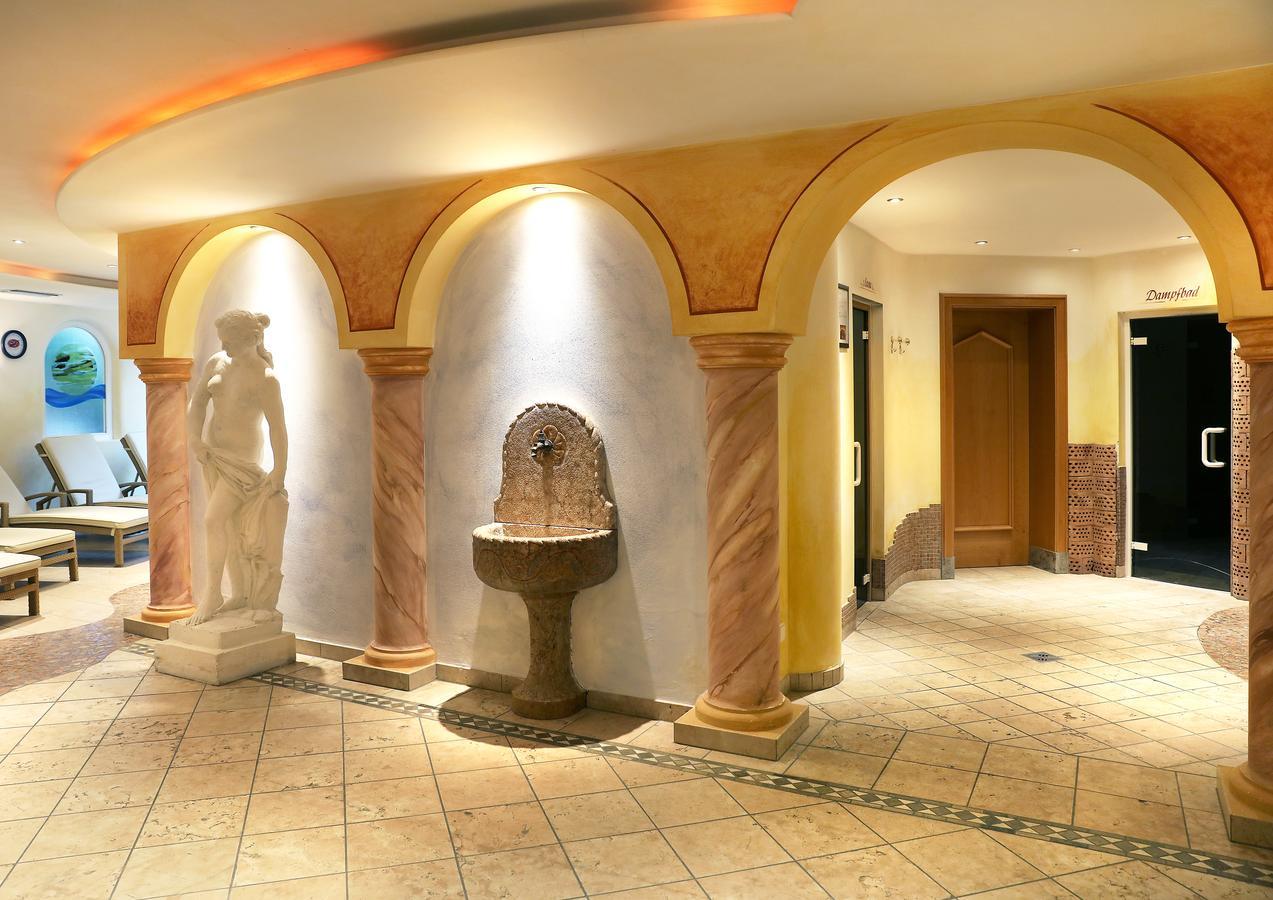 Hotel Maria Theresia Silandro Ngoại thất bức ảnh