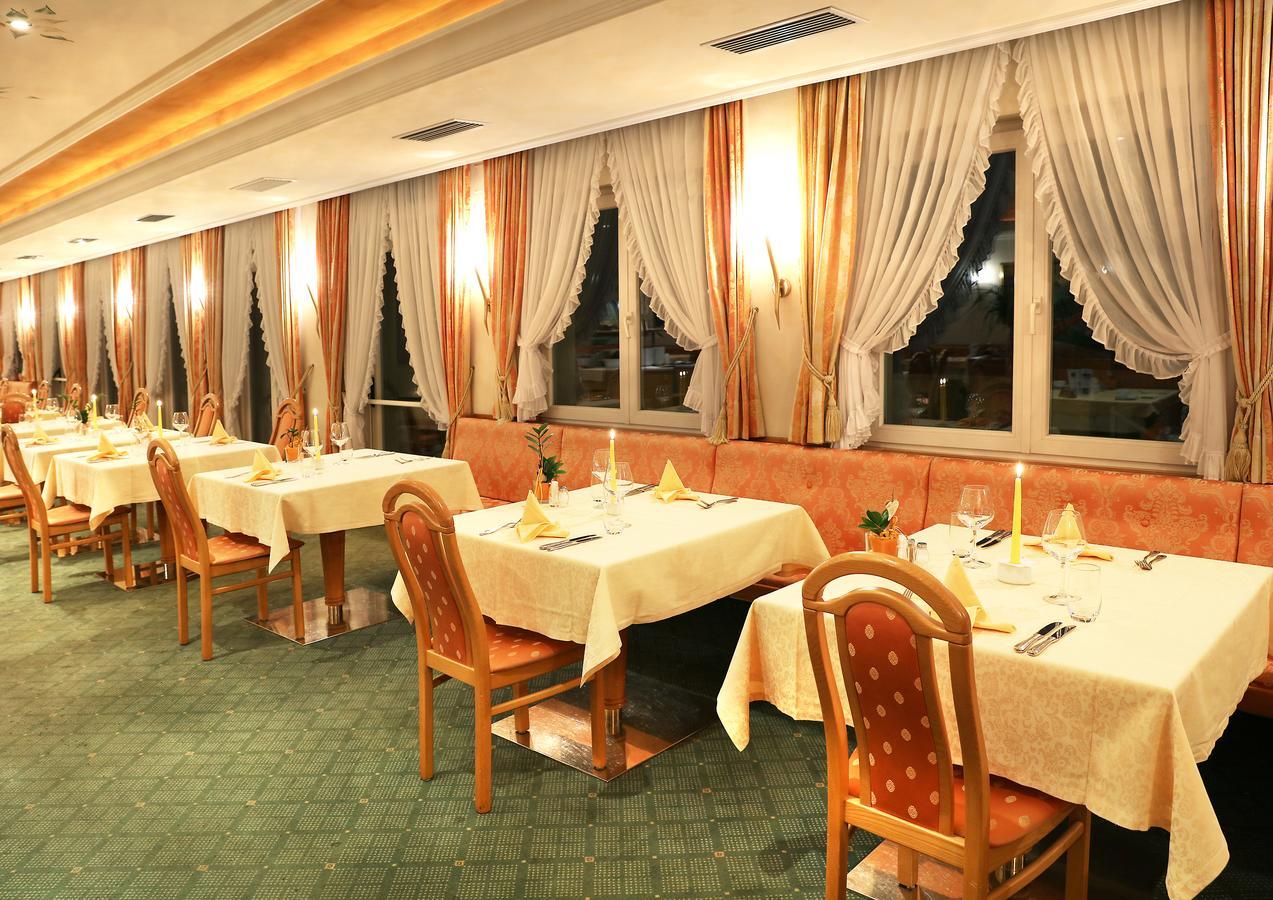 Hotel Maria Theresia Silandro Ngoại thất bức ảnh