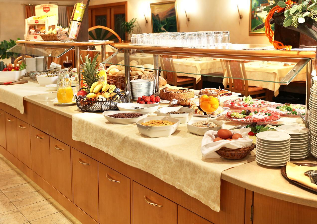 Hotel Maria Theresia Silandro Ngoại thất bức ảnh