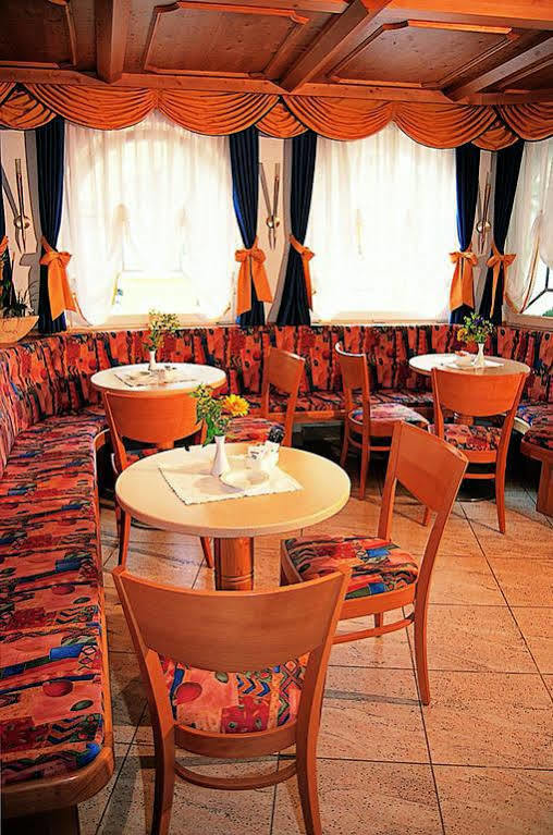 Hotel Maria Theresia Silandro Ngoại thất bức ảnh