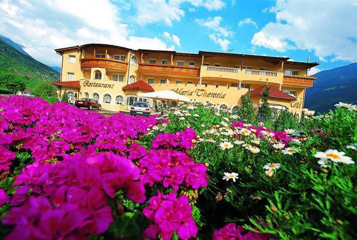 Hotel Maria Theresia Silandro Ngoại thất bức ảnh