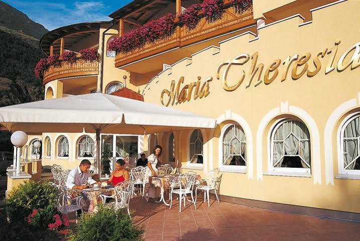 Hotel Maria Theresia Silandro Ngoại thất bức ảnh